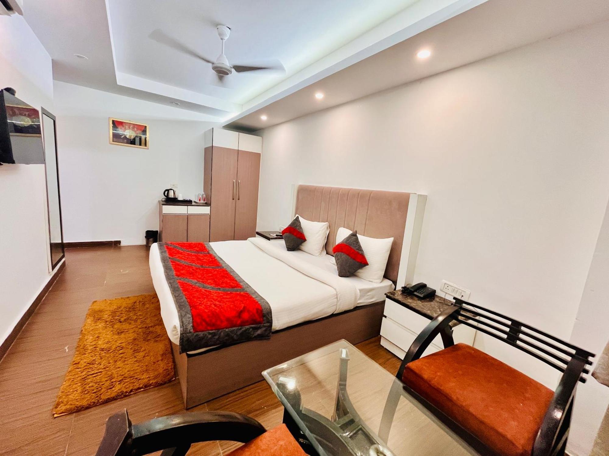 Hotel The Gold Inn - Karol Bagh Delhi 외부 사진
