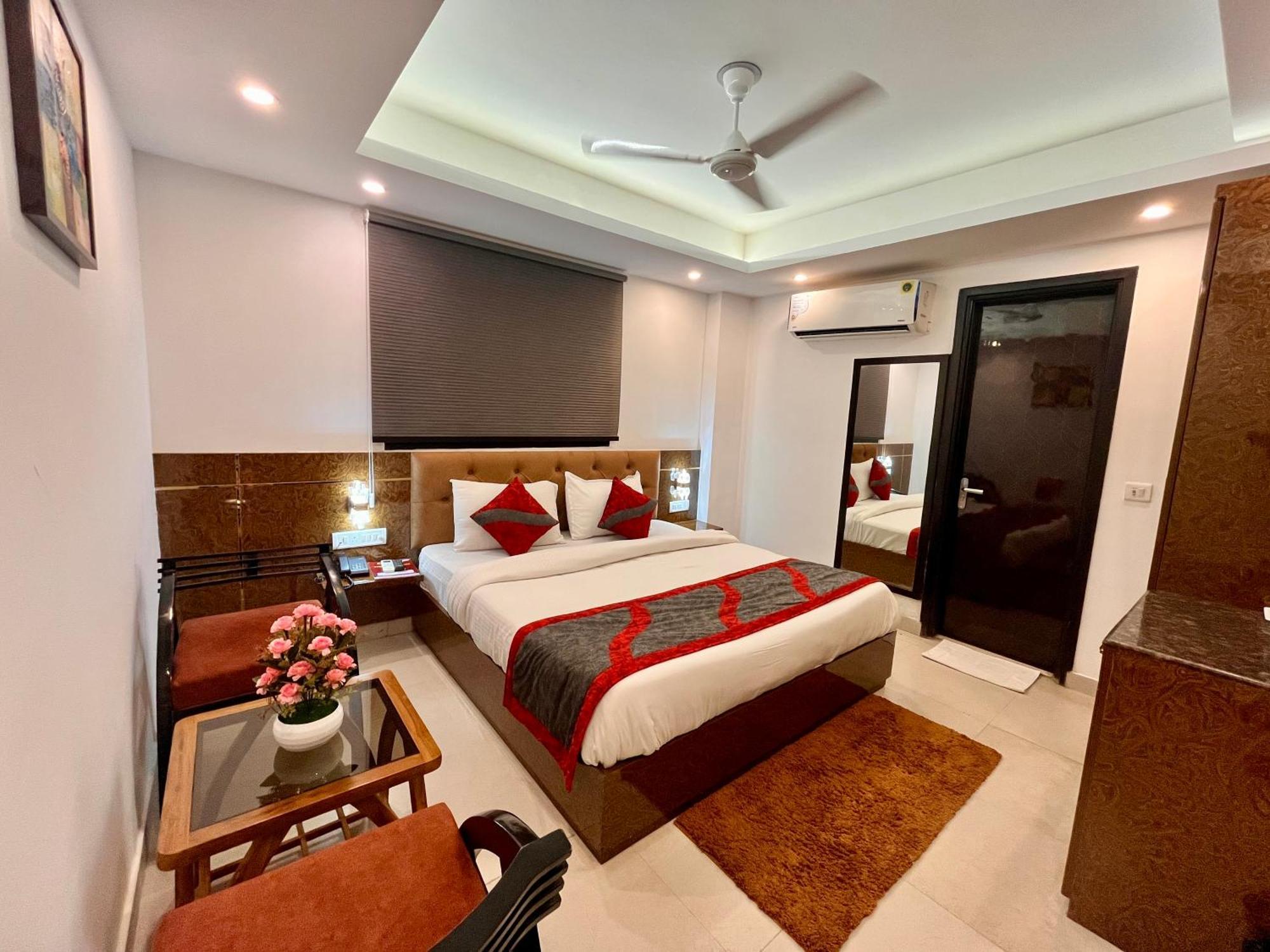 Hotel The Gold Inn - Karol Bagh Delhi 외부 사진