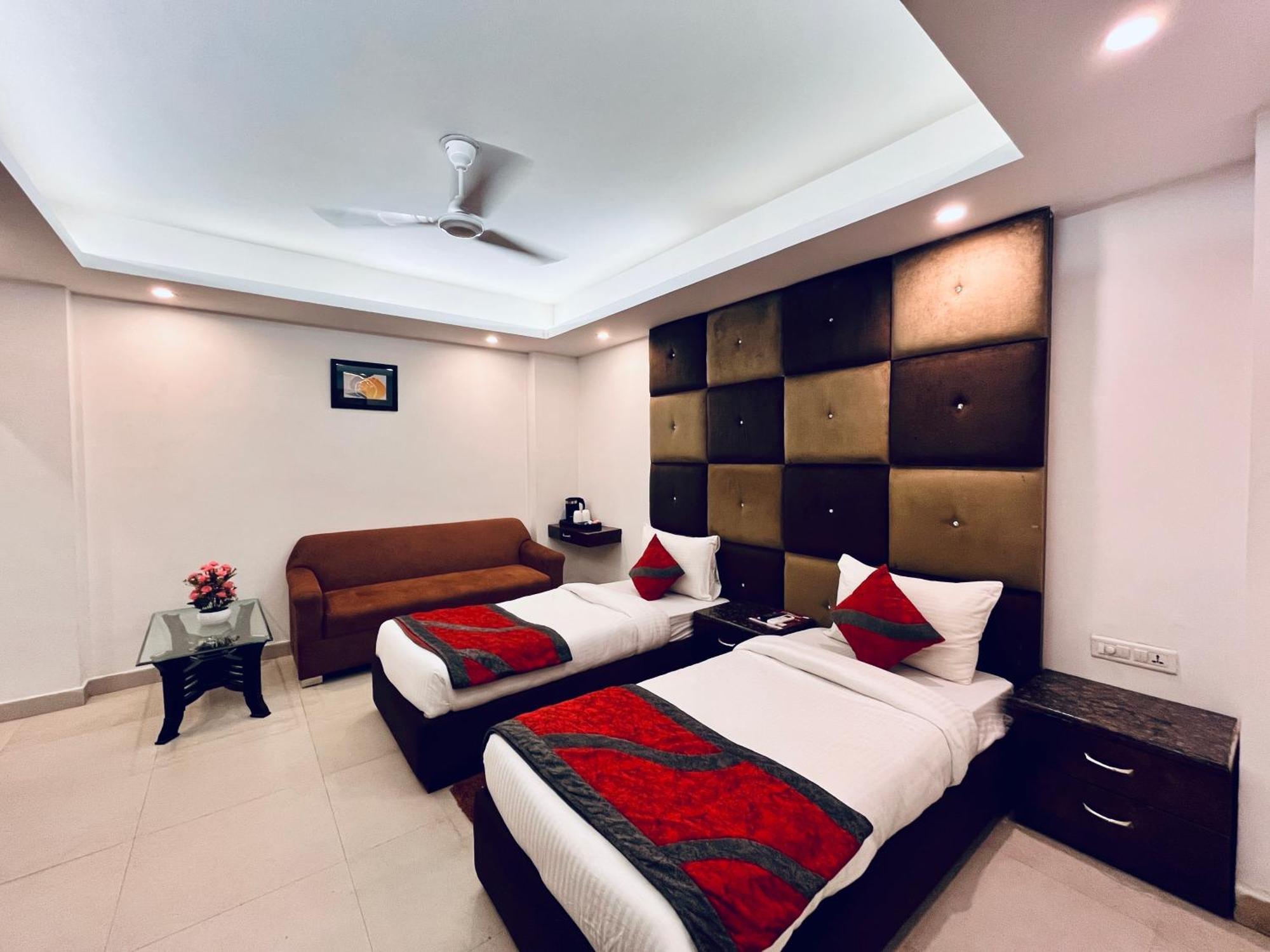 Hotel The Gold Inn - Karol Bagh Delhi 외부 사진
