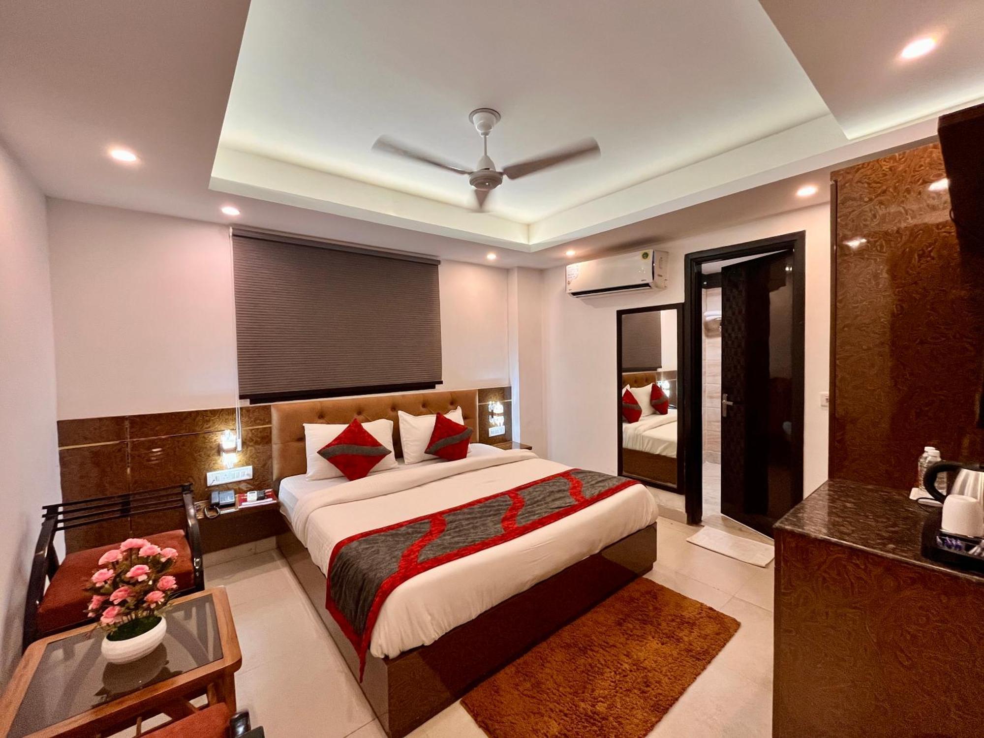Hotel The Gold Inn - Karol Bagh Delhi 외부 사진