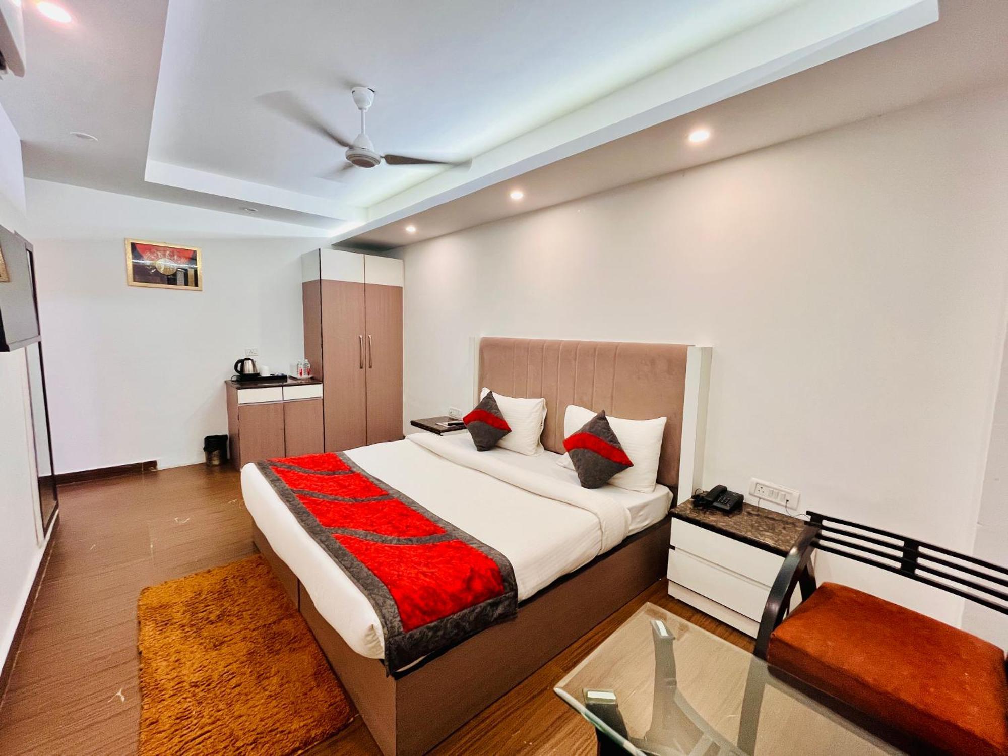 Hotel The Gold Inn - Karol Bagh Delhi 외부 사진