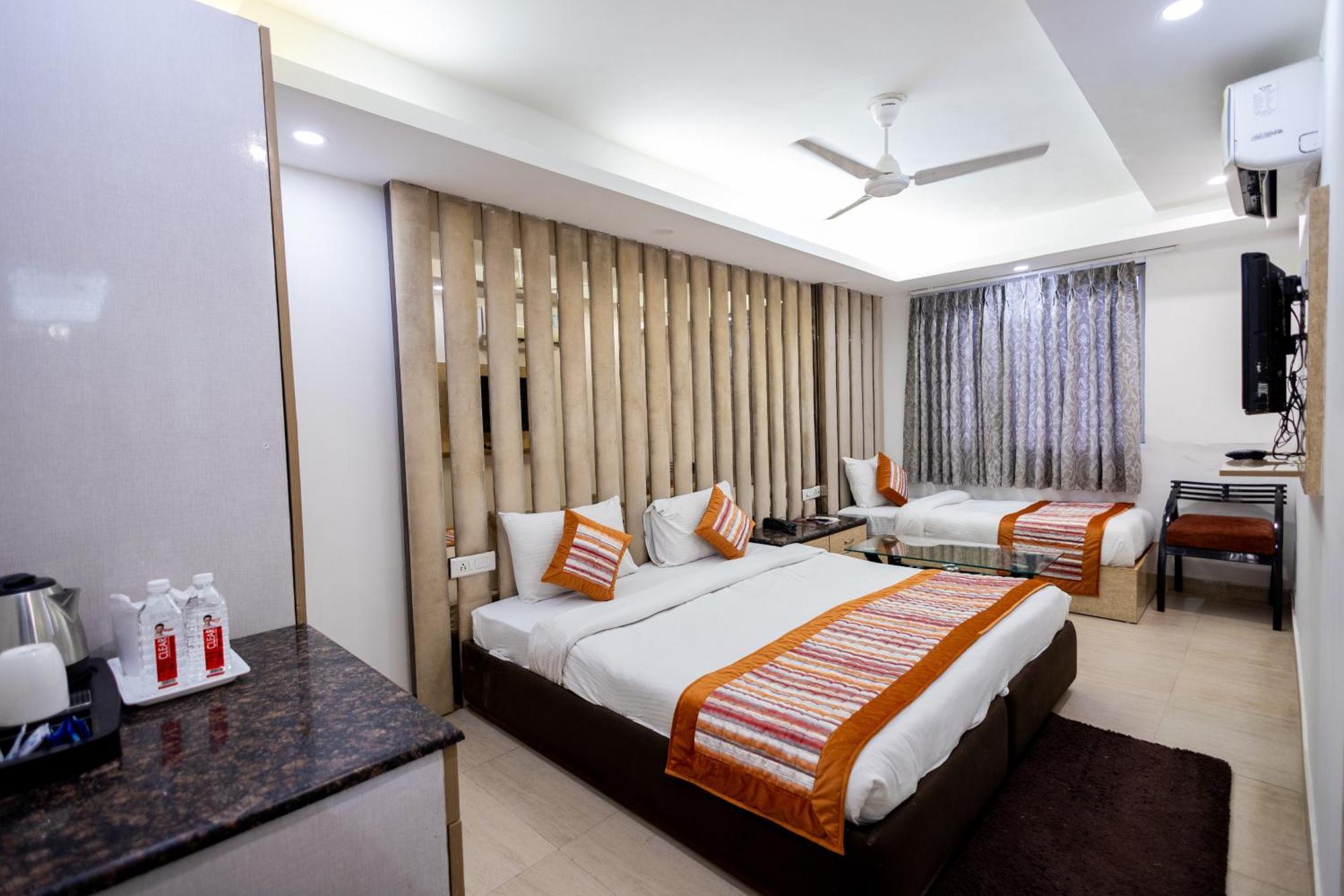 Hotel The Gold Inn - Karol Bagh Delhi 외부 사진