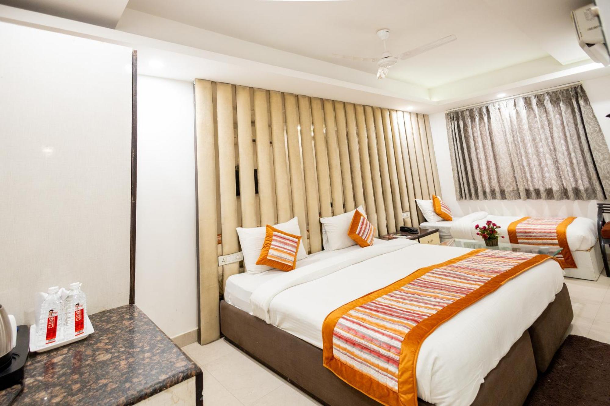 Hotel The Gold Inn - Karol Bagh Delhi 외부 사진