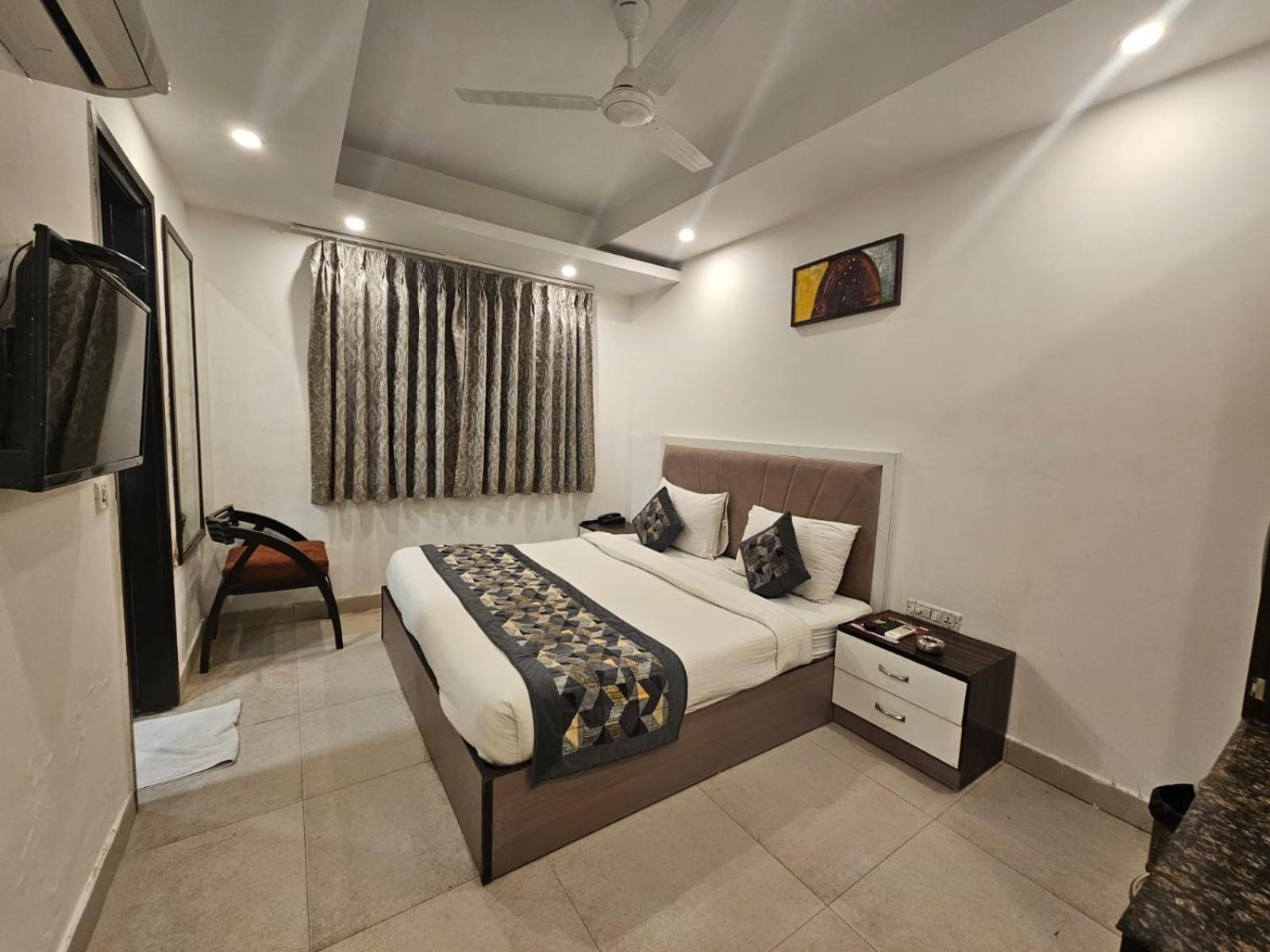 Hotel The Gold Inn - Karol Bagh Delhi 외부 사진